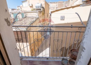 Balcone - Casa indipendente Via Giuseppico
 
5, Caltagirone - foto 13