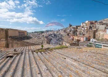 Vista delle montagne - Casa indipendente Via Giuseppico
 
5, Caltagirone - foto 15
