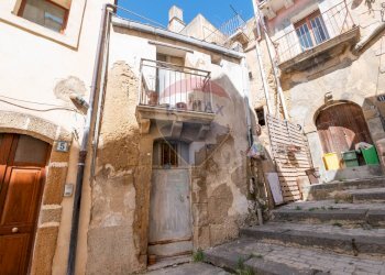 Edificio all\'aperto - Casa indipendente Via Giuseppico
 
5, Caltagirone - foto 29