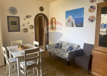 Sala da pranzo - Bilocale via teocle
 
36, Giardini-Naxos - foto 2