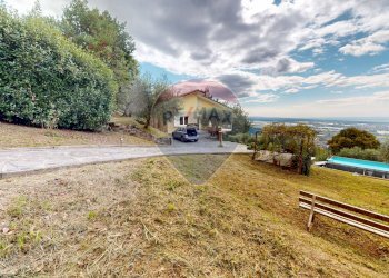 Giardino - Villa VIA delle quercie
 
47, Massarosa - foto 4