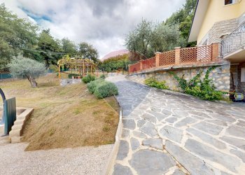 Giardino - Villa VIA delle quercie
 
47, Massarosa - foto 5