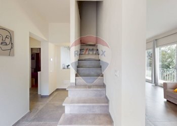 Scale - Villa VIA delle quercie
 
47, Massarosa - foto 10