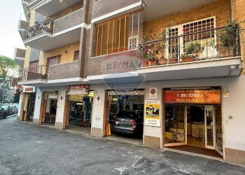 Edificio all\'aperto - Attività Commerciale Via Giuseppe Valmarana
 
127, Roma - foto 5