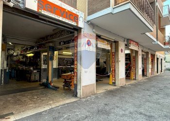 Edificio all\'aperto - Attività Commerciale Via Giuseppe Valmarana
 
127, Roma - foto 15