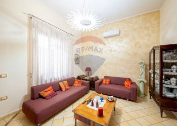 Soggiorno - Four-room apartment via solimena
 
93, Nocera Inferiore - photo 2