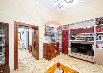 Soggiorno - Four-room apartment via solimena
 
93, Nocera Inferiore - photo 3