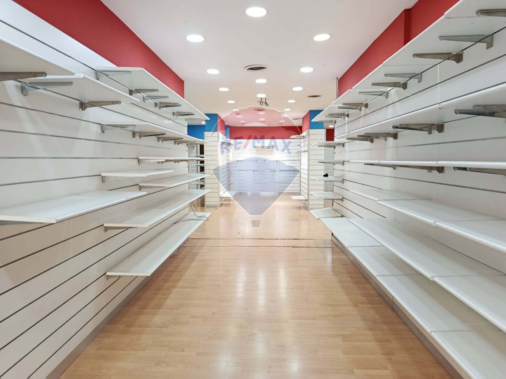 Cabina armadio - Commercial Premises Via Arturo Petrosini, Nocera Inferiore - photo 2