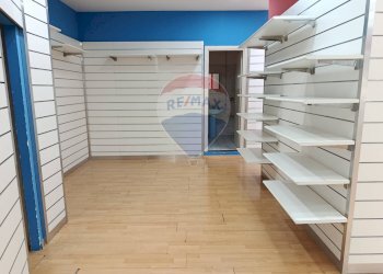 Cabina armadio - Locale Commerciale Via Arturo Petrosini, Nocera Inferiore - foto 6