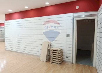 Non correlato - Locale Commerciale Via Arturo Petrosini, Nocera Inferiore - foto 9