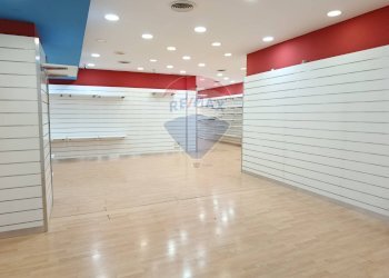 Ricezione / Lobby - Locale Commerciale Via Arturo Petrosini, Nocera Inferiore - foto 10