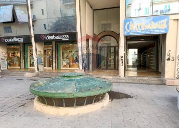 Edificio all\'aperto - Locale Commerciale Via Arturo Petrosini, Nocera Inferiore - foto 15