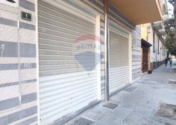 Edificio all\'aperto - Locale Commerciale Piazza Armando Diaz, Nocera Inferiore - foto 9