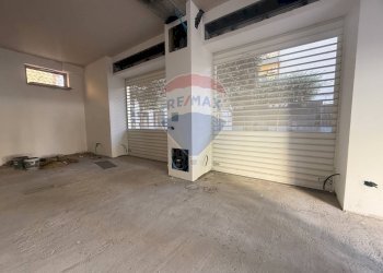 Stanza vuota - Locale Commerciale Piazza Armando Diaz, Nocera Inferiore - foto 10