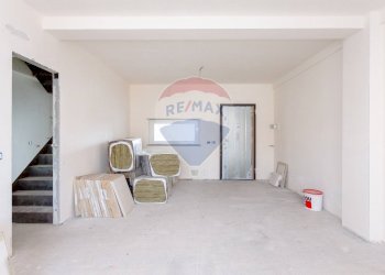 Stanza vuota - Villa Bifamiliare VIA DAMIANO CHIESA
 
10, Catania - foto 6