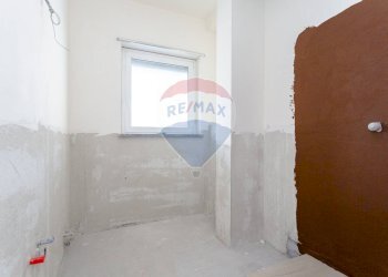 Stanza vuota - Villa Bifamiliare VIA DAMIANO CHIESA
 
10, Catania - foto 7