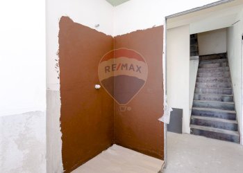 Scale - Villa Bifamiliare VIA DAMIANO CHIESA
 
10, Catania - foto 8