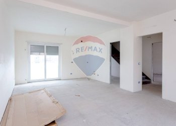 Stanza vuota - Villa Bifamiliare VIA DAMIANO CHIESA
 
10, Catania - foto 12