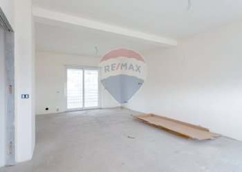 Stanza vuota - Villa Bifamiliare VIA DAMIANO CHIESA
 
10, Catania - foto 13