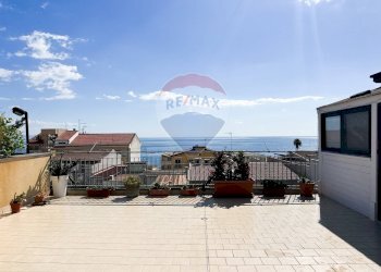 Terrazza - Quadrilocale Viale unità di Italia e delle regioni
 
1, Roccalumera - foto 1