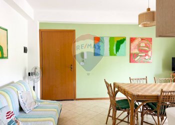 Sala da pranzo - Quadrilocale Viale unità di Italia e delle regioni
 
1, Roccalumera - foto 7