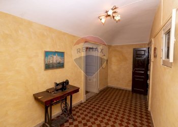 Hall / corridoio - Quadrilocale via Garibaldi
 
117, Catania - foto 8