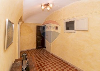 Hall / corridoio - Quadrilocale via Garibaldi
 
117, Catania - foto 9