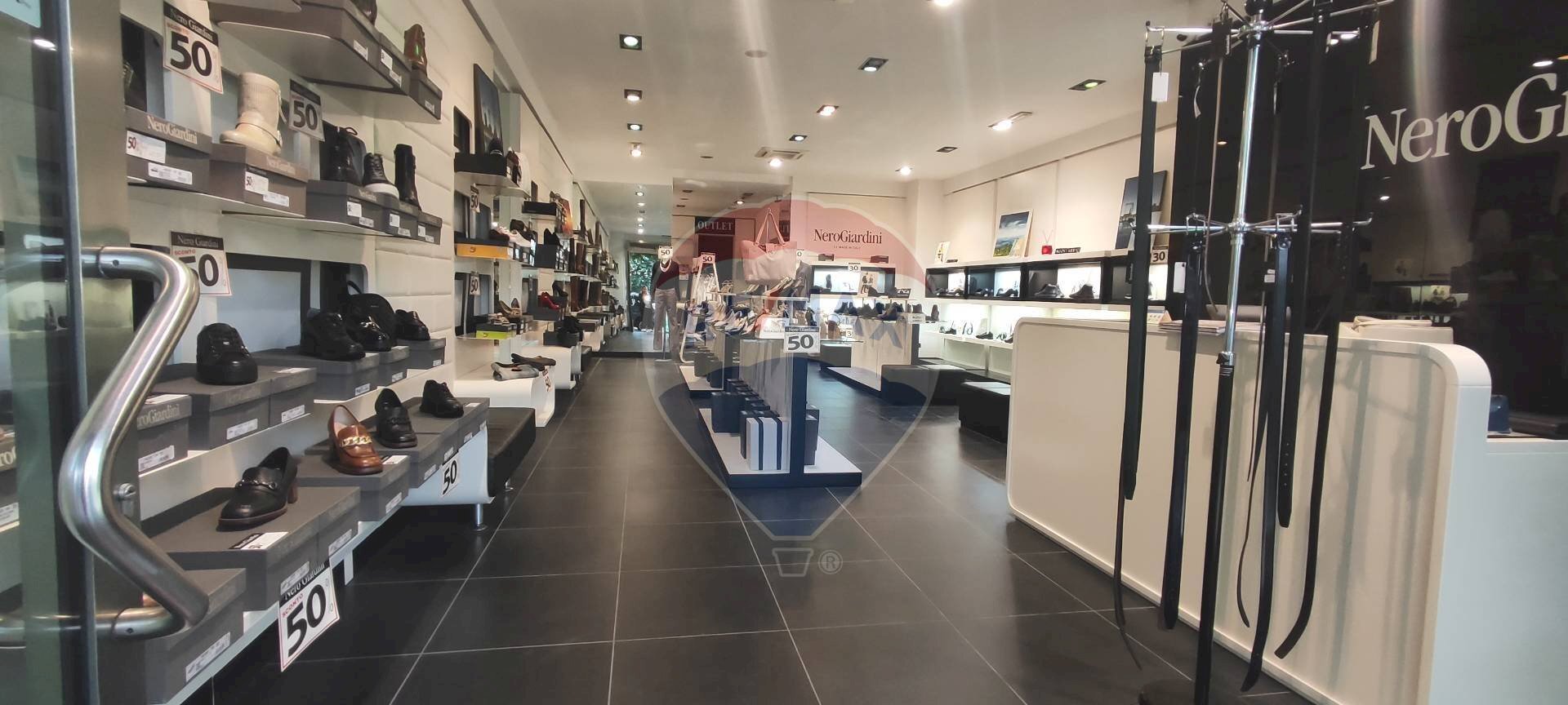 Palestra - Locale Commerciale VIALE PRINCIPE UMBERTO
 
44, Caltagirone - foto 1