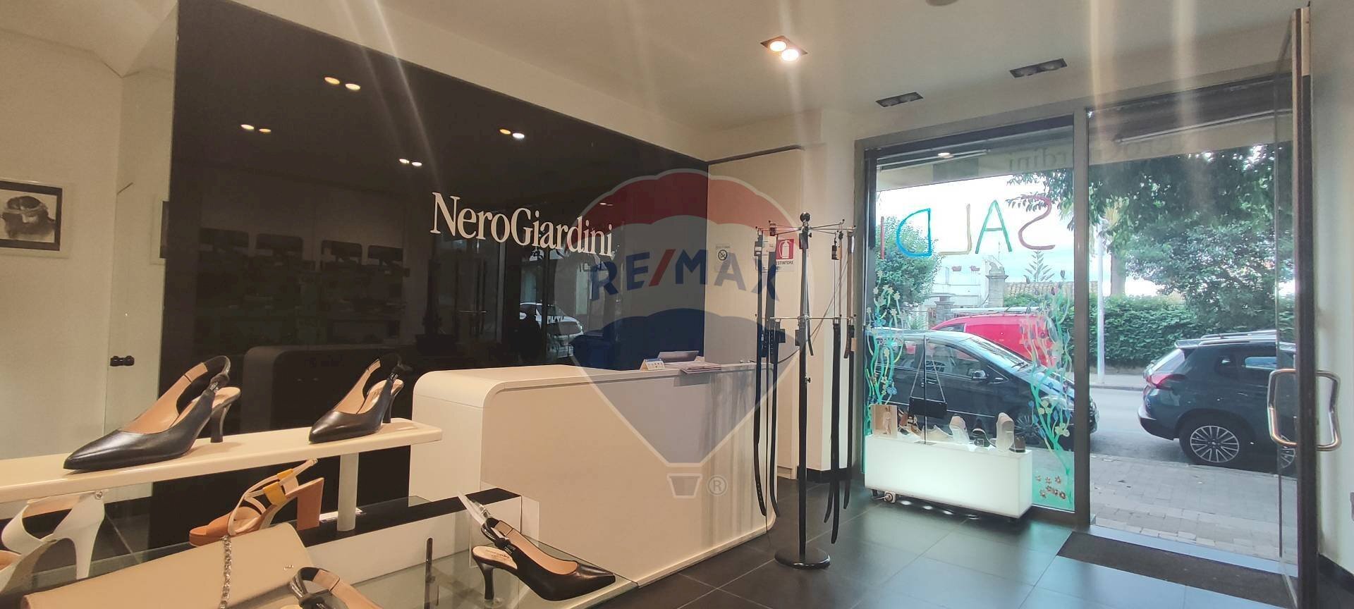 Palestra - Locale Commerciale VIALE PRINCIPE UMBERTO
 
44, Caltagirone - foto 2