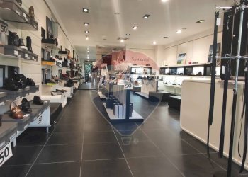 Palestra - Locale Commerciale VIALE PRINCIPE UMBERTO
 
44, Caltagirone - foto 1