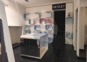 Bagno - Locale Commerciale VIALE PRINCIPE UMBERTO
 
44, Caltagirone - foto 8