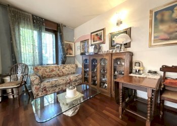 Sala da pranzo - Trilocale Via Montecampione
 
2, Arese - foto 7