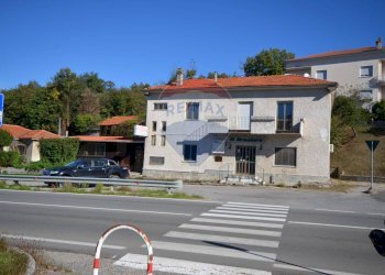 Casa all\'aperto - Commercial Premises Via Nazionale
107, Carcare - photo 1