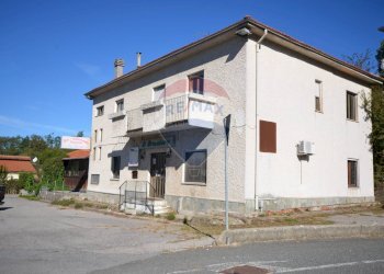 Edificio all\'aperto - Commercial Premises Via Nazionale
107, Carcare - photo 2