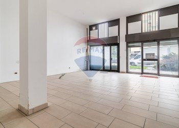 Stanza vuota - Shop Via Quintino Sella
 
125, Busto Arsizio - photo 5