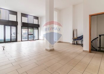 Stanza vuota - Shop Via Quintino Sella
 
125, Busto Arsizio - photo 7