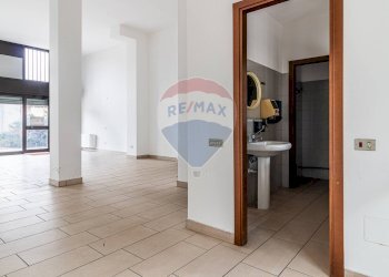 Stanza vuota - Shop Via Quintino Sella
 
125, Busto Arsizio - photo 11