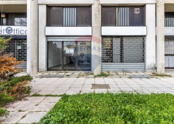 Edificio all\'aperto - Shop Via Quintino Sella
 
125, Busto Arsizio - photo 21