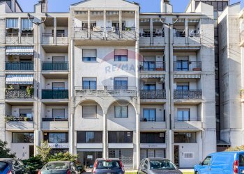 Edificio all\'aperto - Shop Via Quintino Sella
 
125, Busto Arsizio - photo 22