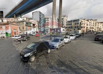 Edificio all\'aperto - Commercial Premises Calata Capodichino
23, Napoli - photo 22