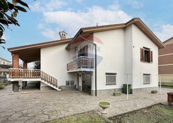 Casa all\'aperto - Villa MARIANI MONSIGNOR ANGELO
 
4, Vidigulfo - foto 11