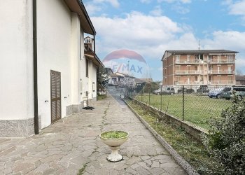Edificio all\'aperto - Villa MARIANI MONSIGNOR ANGELO
 
4, Vidigulfo - foto 16