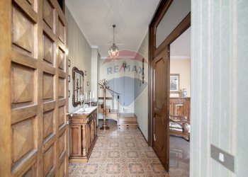 Hall / corridoio - Villa MARIANI MONSIGNOR ANGELO
 
4, Vidigulfo - foto 23