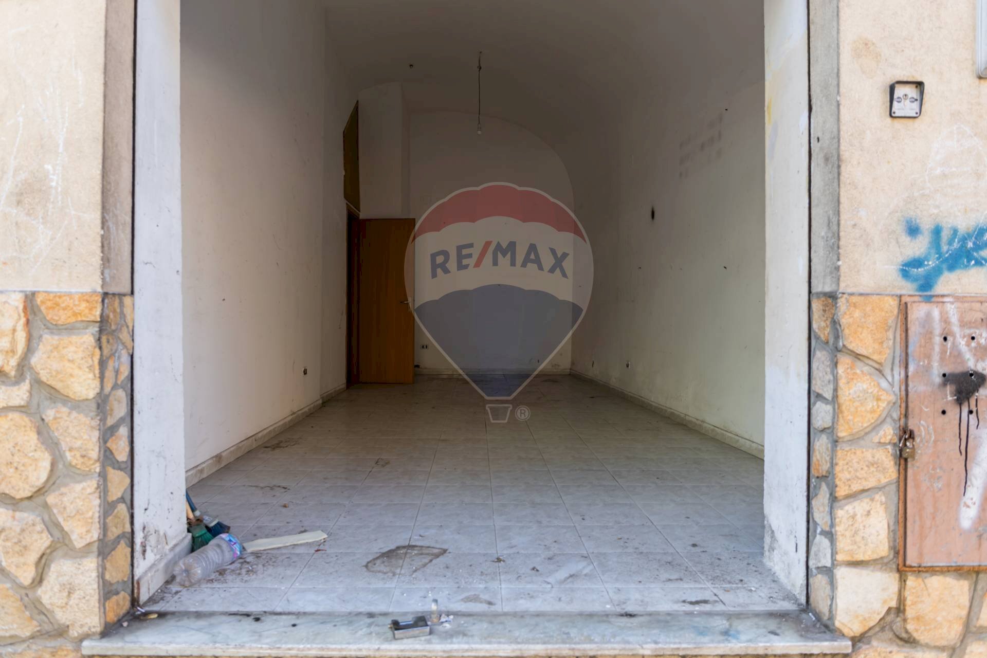 Stanza vuota - Locale Commerciale via ignazio lanza di trabia
 
43, Bagheria - foto 2