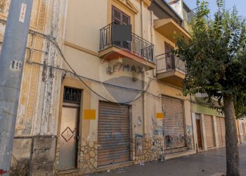 Edificio all\'aperto - Locale Commerciale via ignazio lanza di trabia
 
43, Bagheria - foto 13