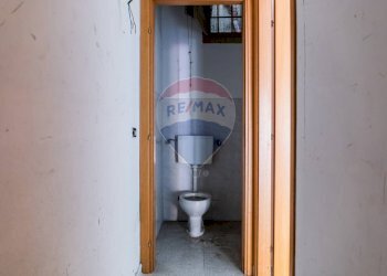 Bagno - Locale Commerciale via ignazio lanza di trabia
 
43, Bagheria - foto 3