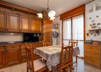 Sala da pranzo - Quadrilocale via Amati
 
137, Venaria Reale - foto 7