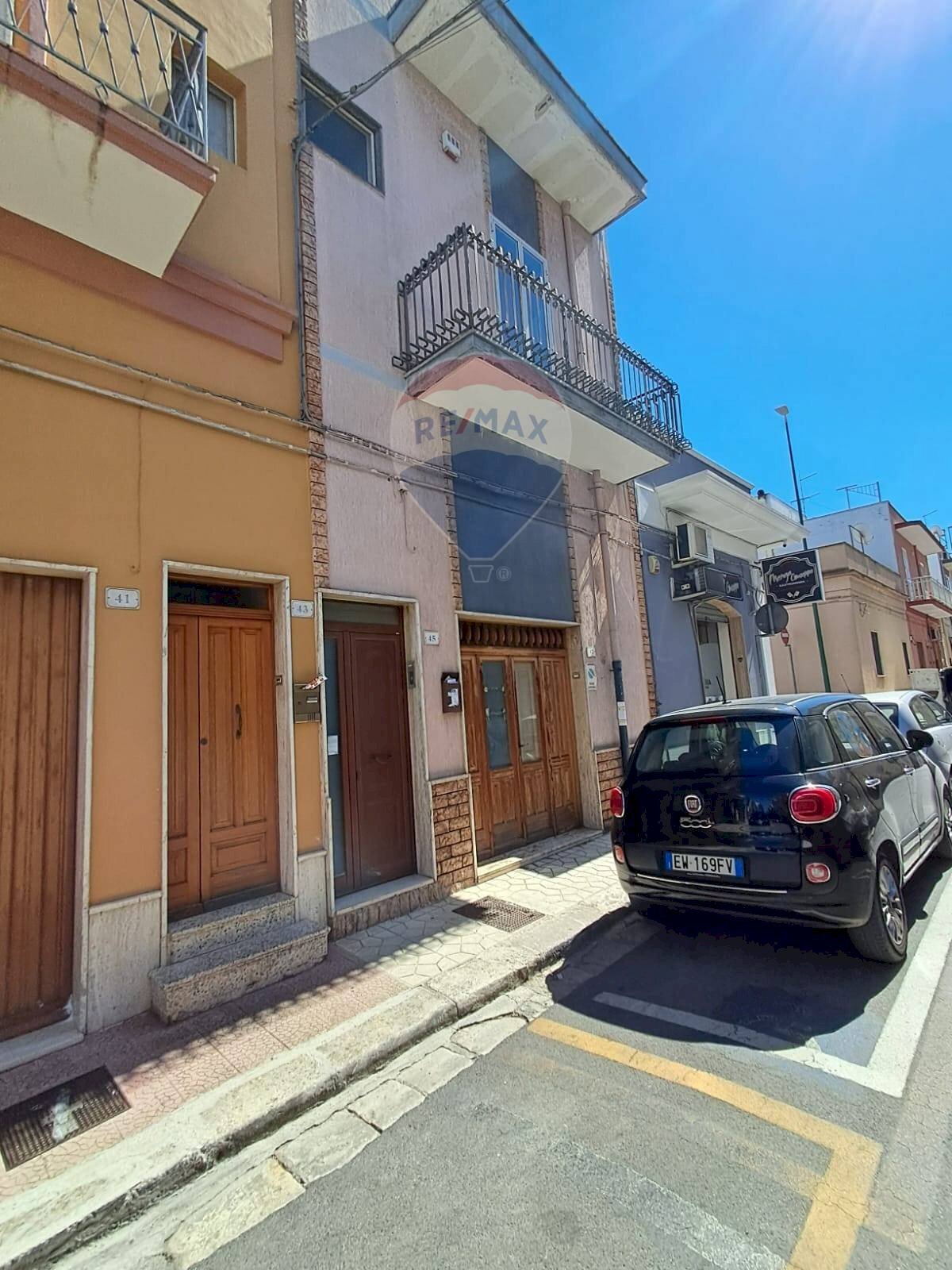 Edificio all\'aperto - Casa indipendente Via Trento
 
45, Latiano - foto 1