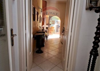 Hall / corridoio - Casa indipendente Via Trento
 
45, Latiano - foto 29