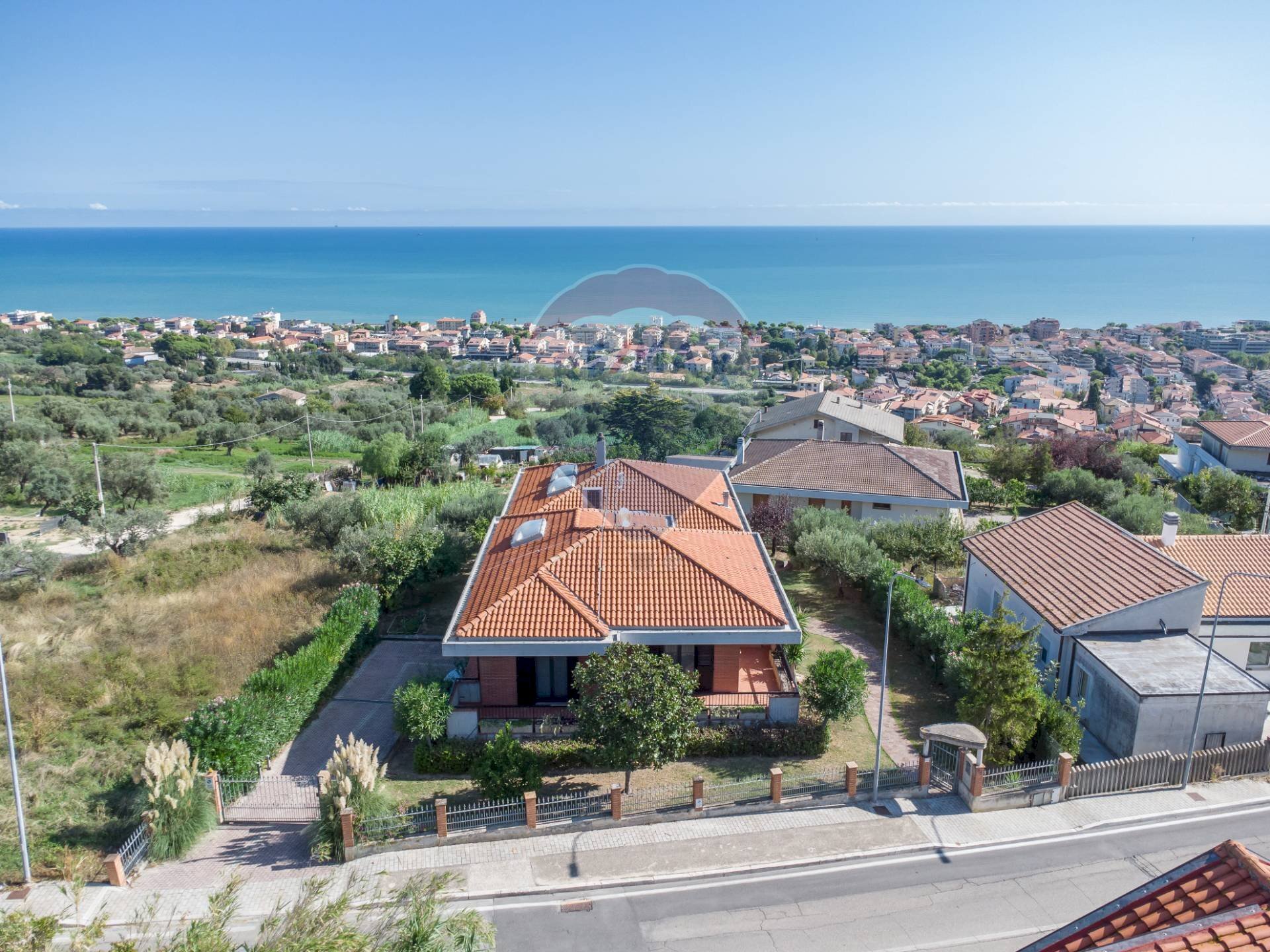 Casa all\'aperto - Villa contrada san silvestro
 
4, Silvi - photo 1